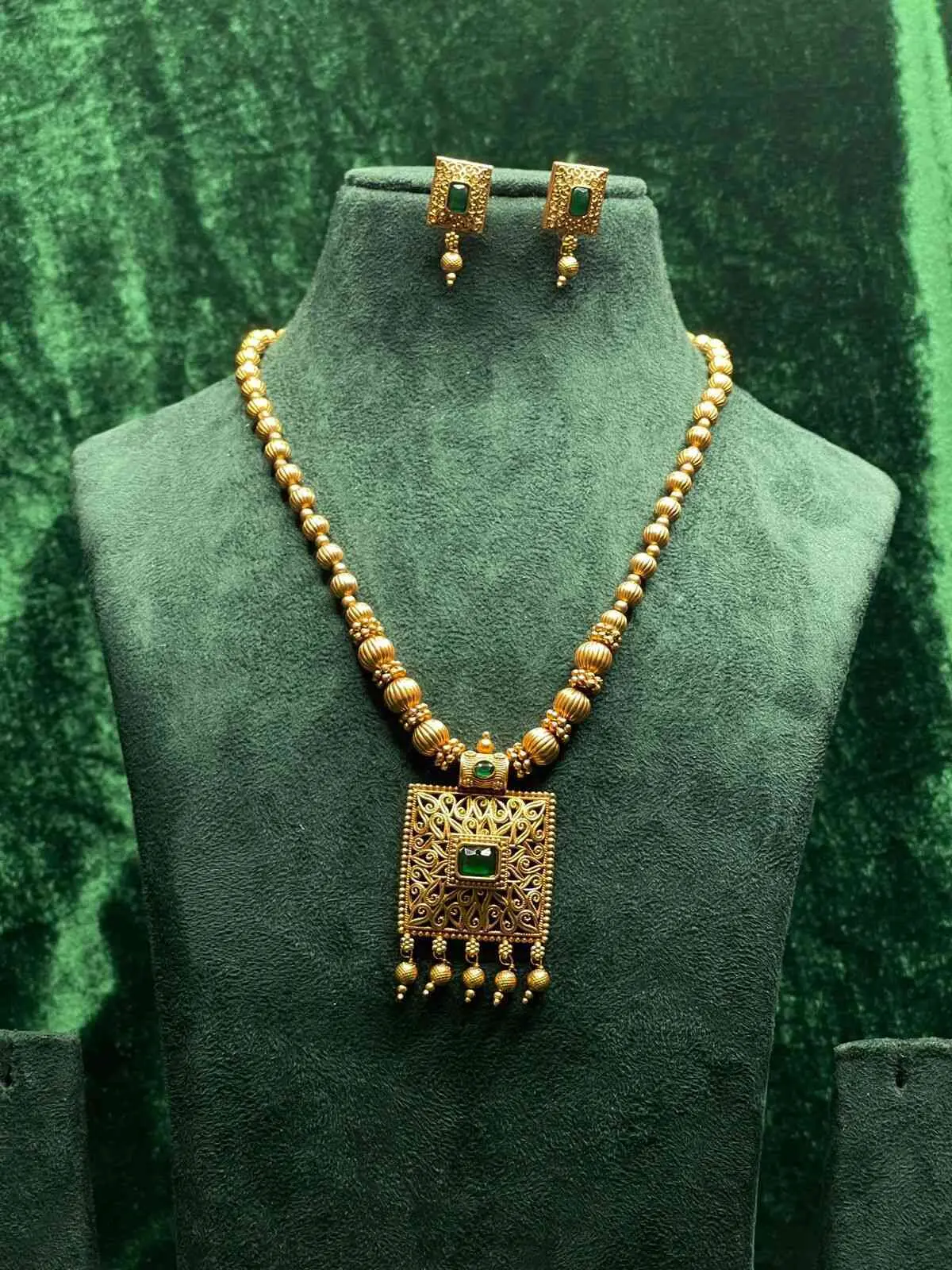 SAHR813 TEMPLE - STYLE  GOLD FINISH HAARAM WITH EARINGS