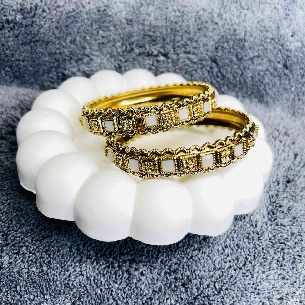 SABG641 WHITE  STONE  METAL BANGLES