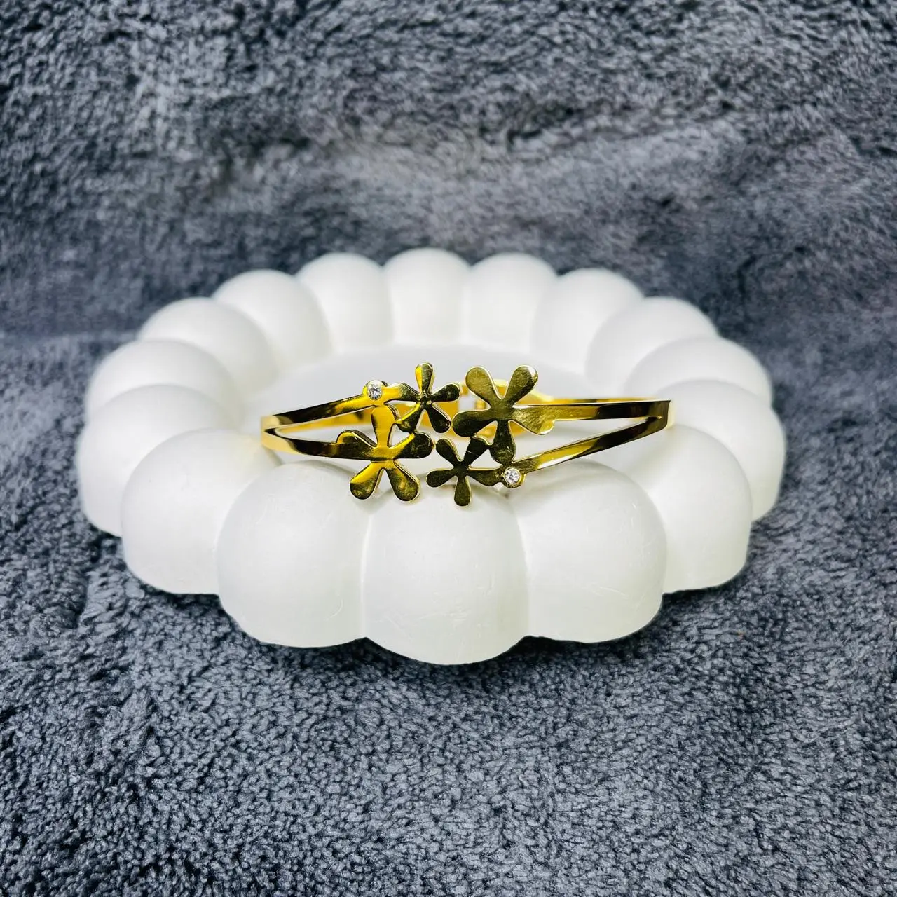 SAAT838 FLOWER KADA BANGLE