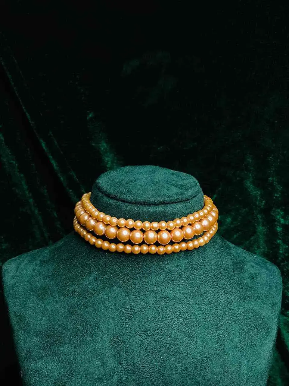 SACK946 GOLDEN GLASS PEARLS CHOKER