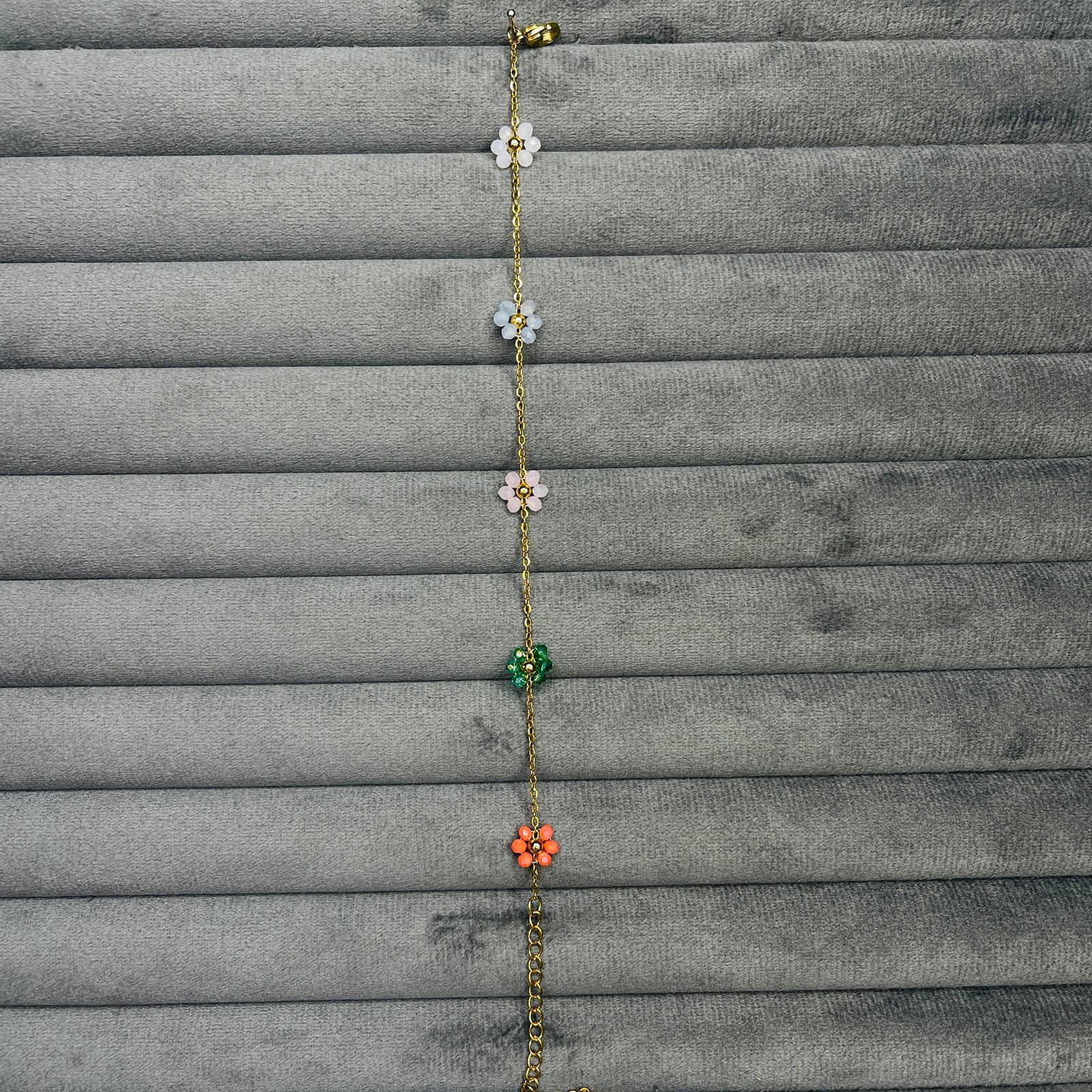 SAAT888 MULTI-COLORED BEADED FLOWER CHARMS