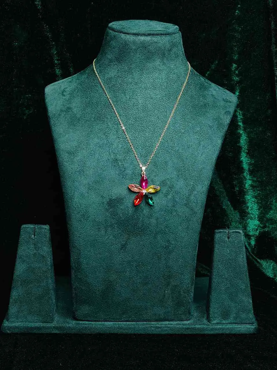 SAAT804  MULTI-STONE PENDANT WITH CHAIN