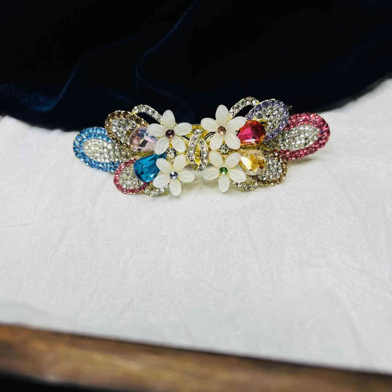 SAHC212 MULTI-STONES AND FLORAL