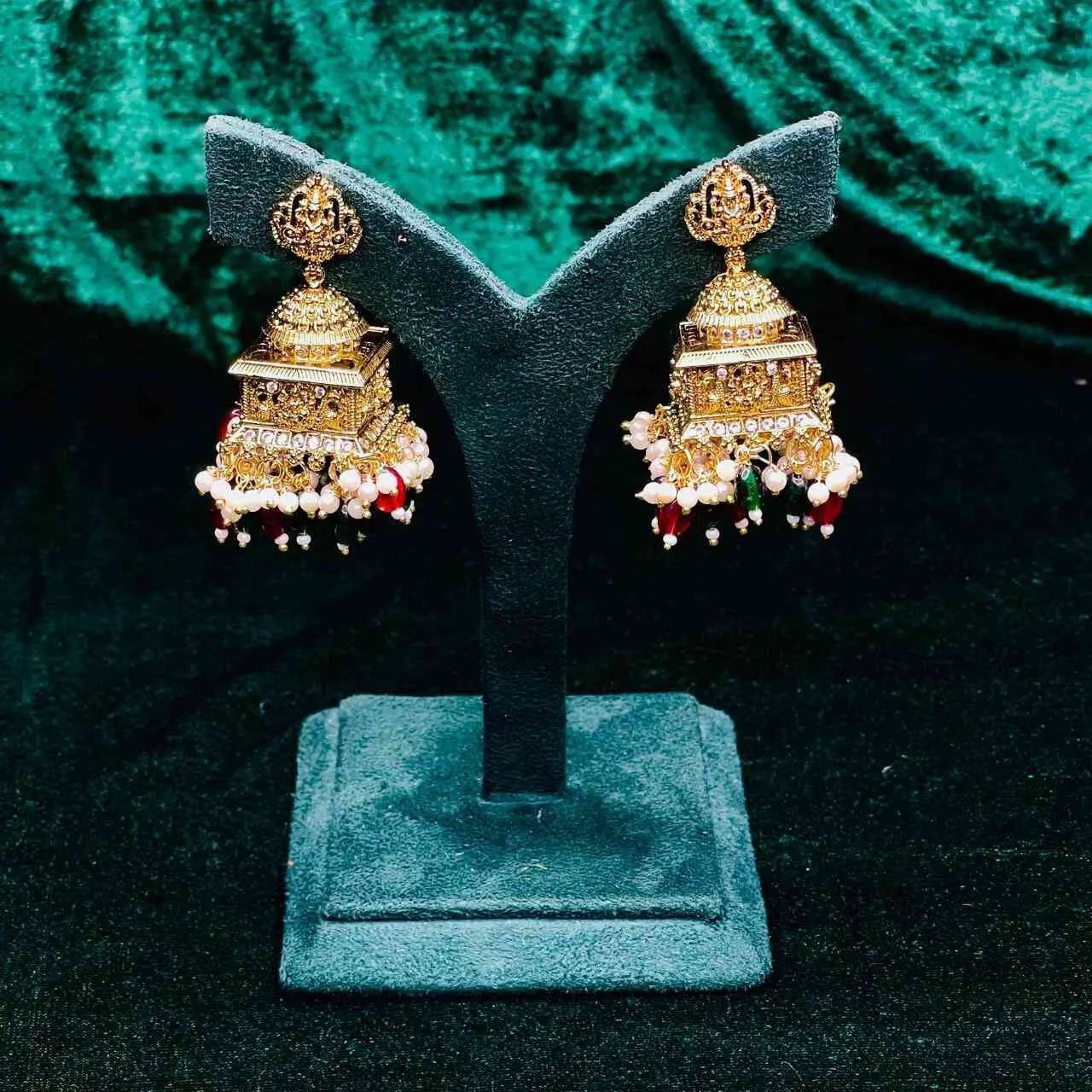 SAJH311 TEMPLE DESIGN LEKSHMI AND MULTI-COLOUR PEARLS HANGING