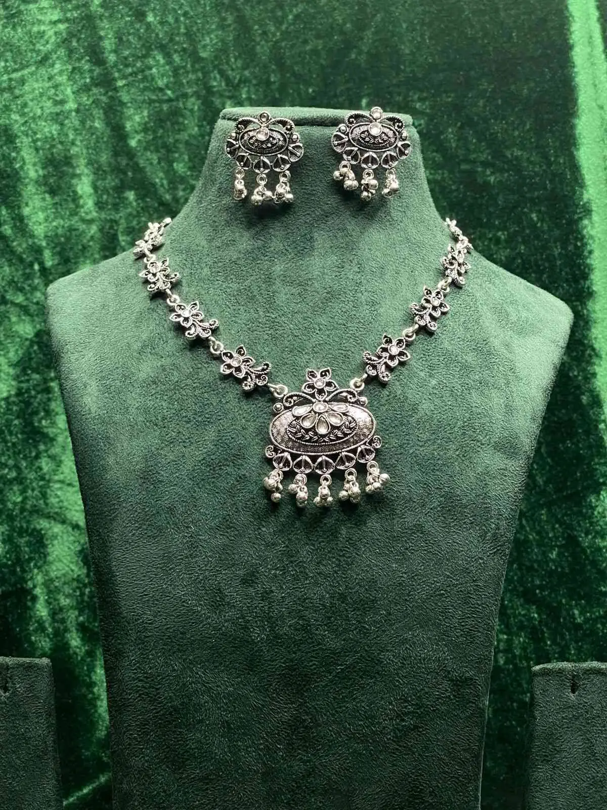 SAHR815 OXIDISED SILVER PLATED LONG NECKLACE WITH EARRING