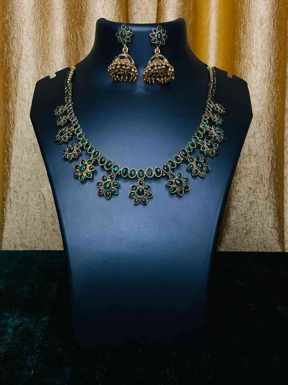 SACK935 KEMP GREEN STONE NECKLACE  WITH JHUMKA