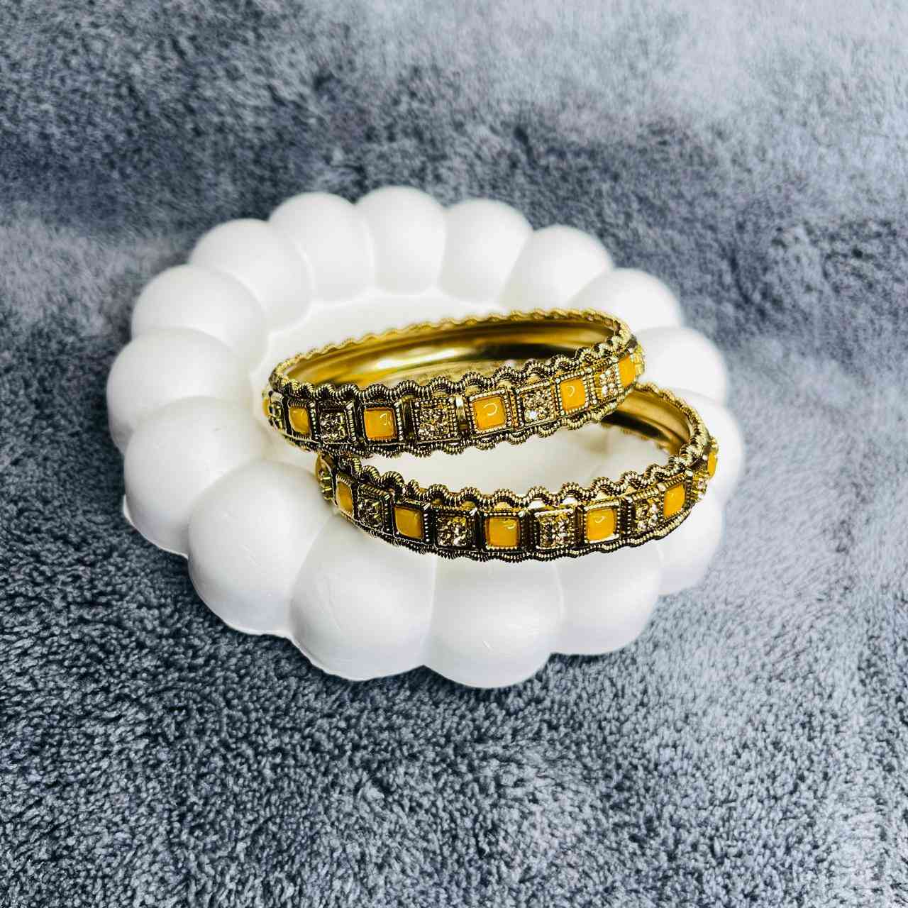 SABG641  YELLOW  STONE  METAL BANGLES