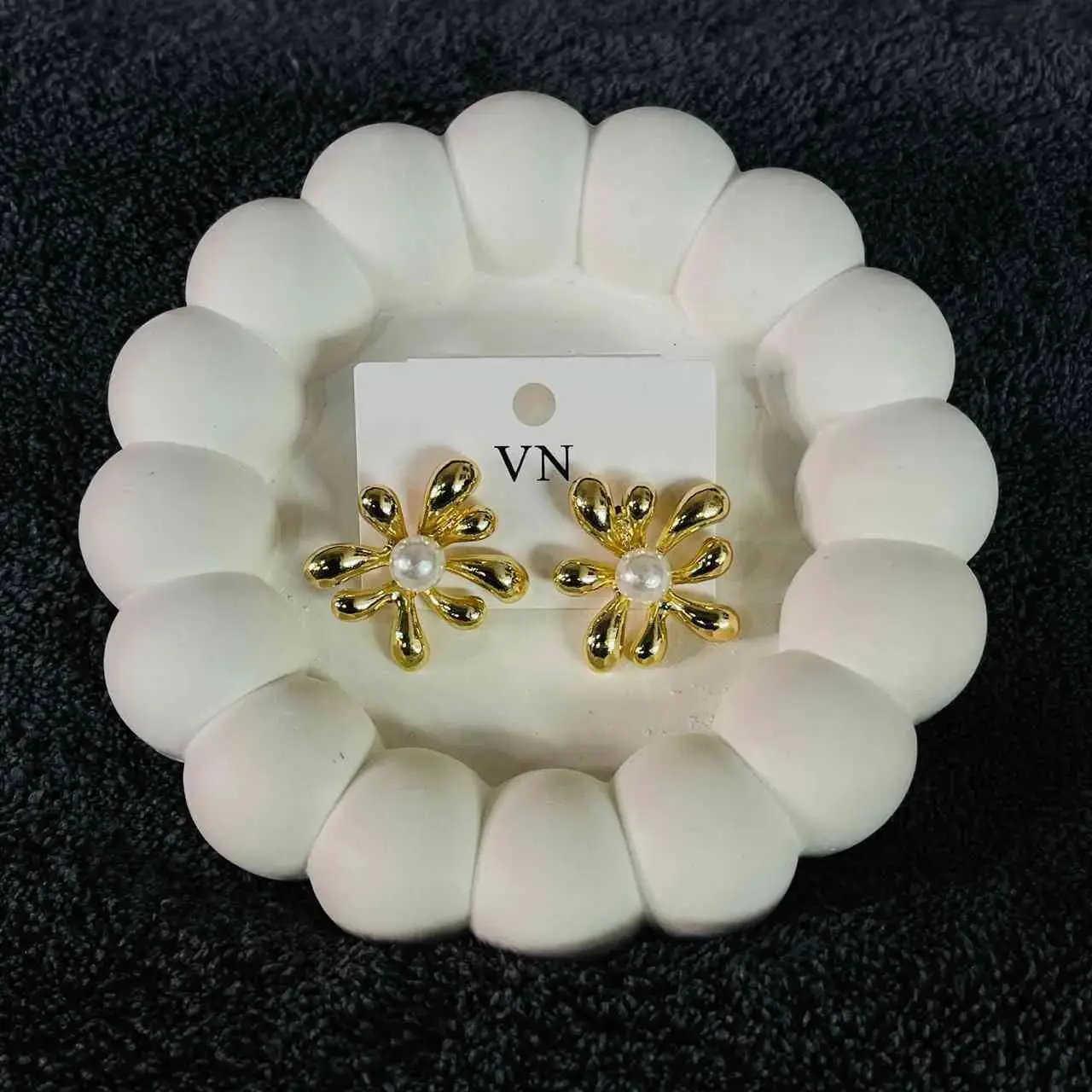 SAER502 PEARL WITH FLORAL STUD