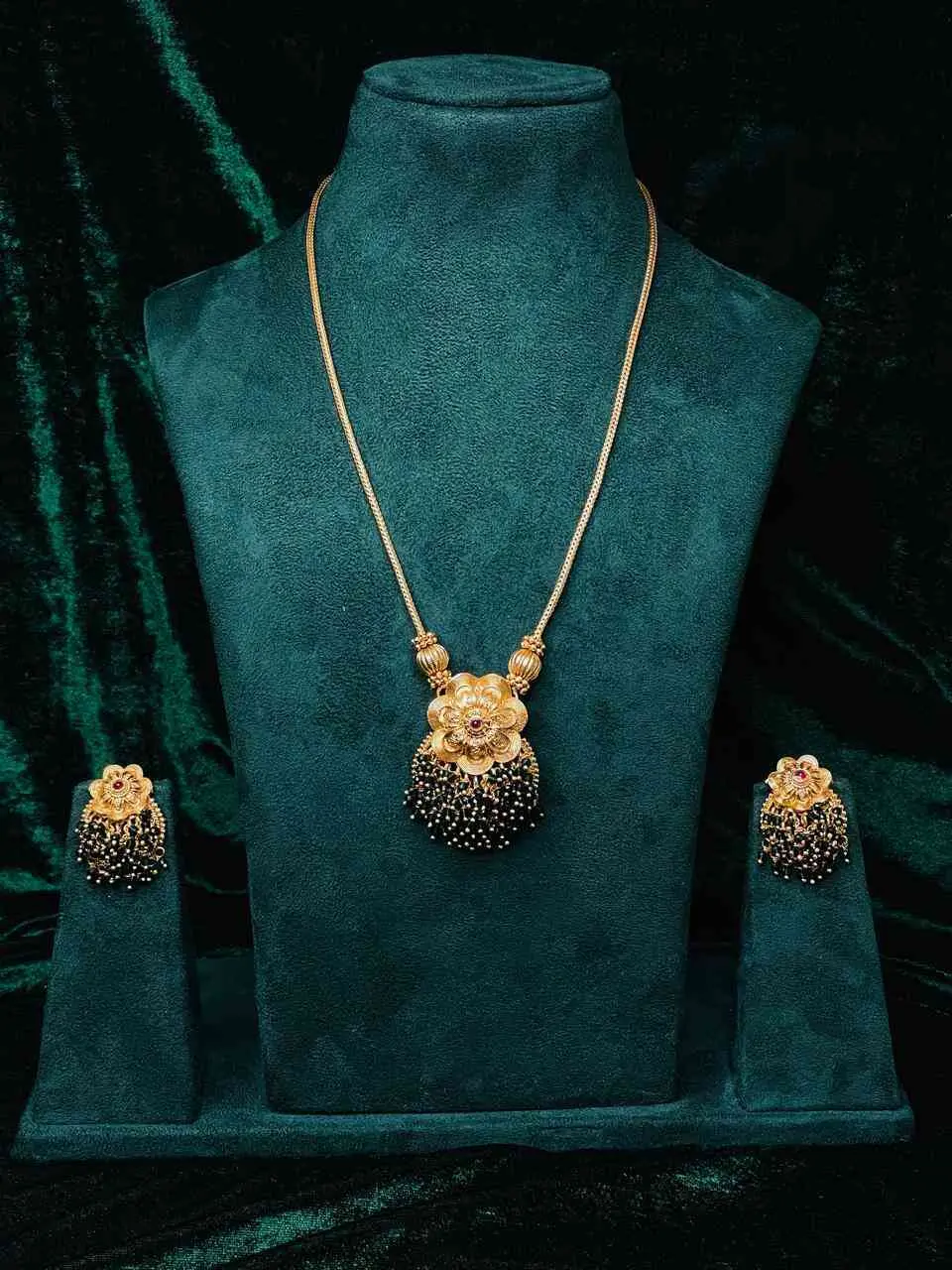 SASL733 GREEN GUNGHROO FLORAL PENDANT