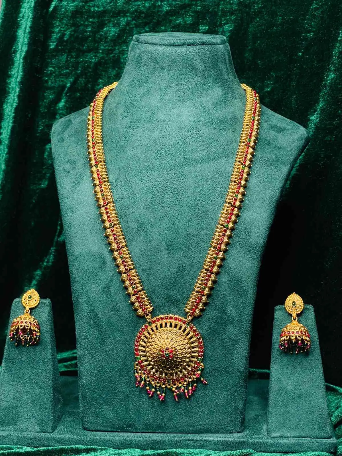 SAHR818 TRADITIONAL LONG HAARAM WITH JHUMKA
