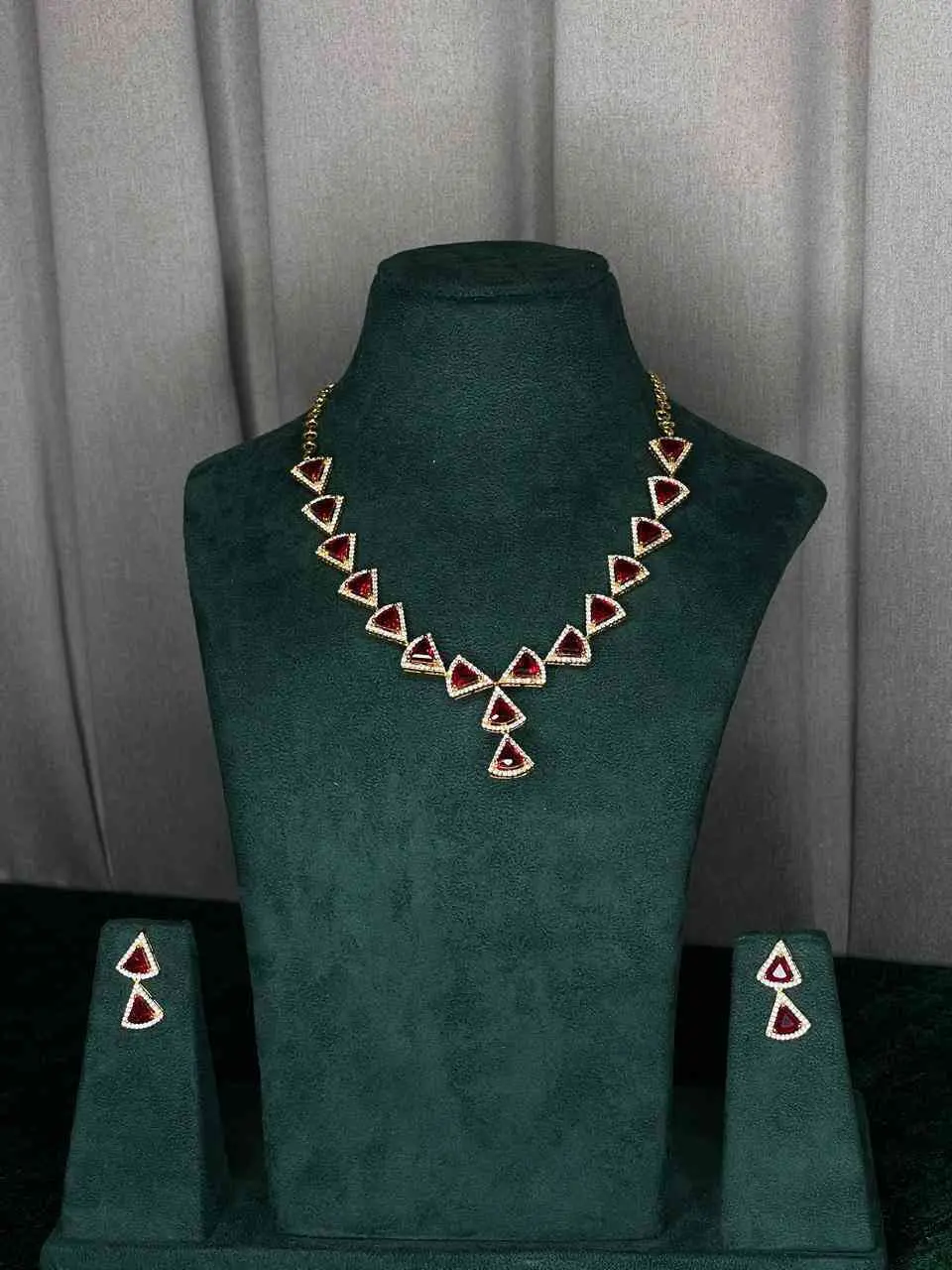 SASC103 AD RED STONE NECKLACE  WITH  EARRINGS 