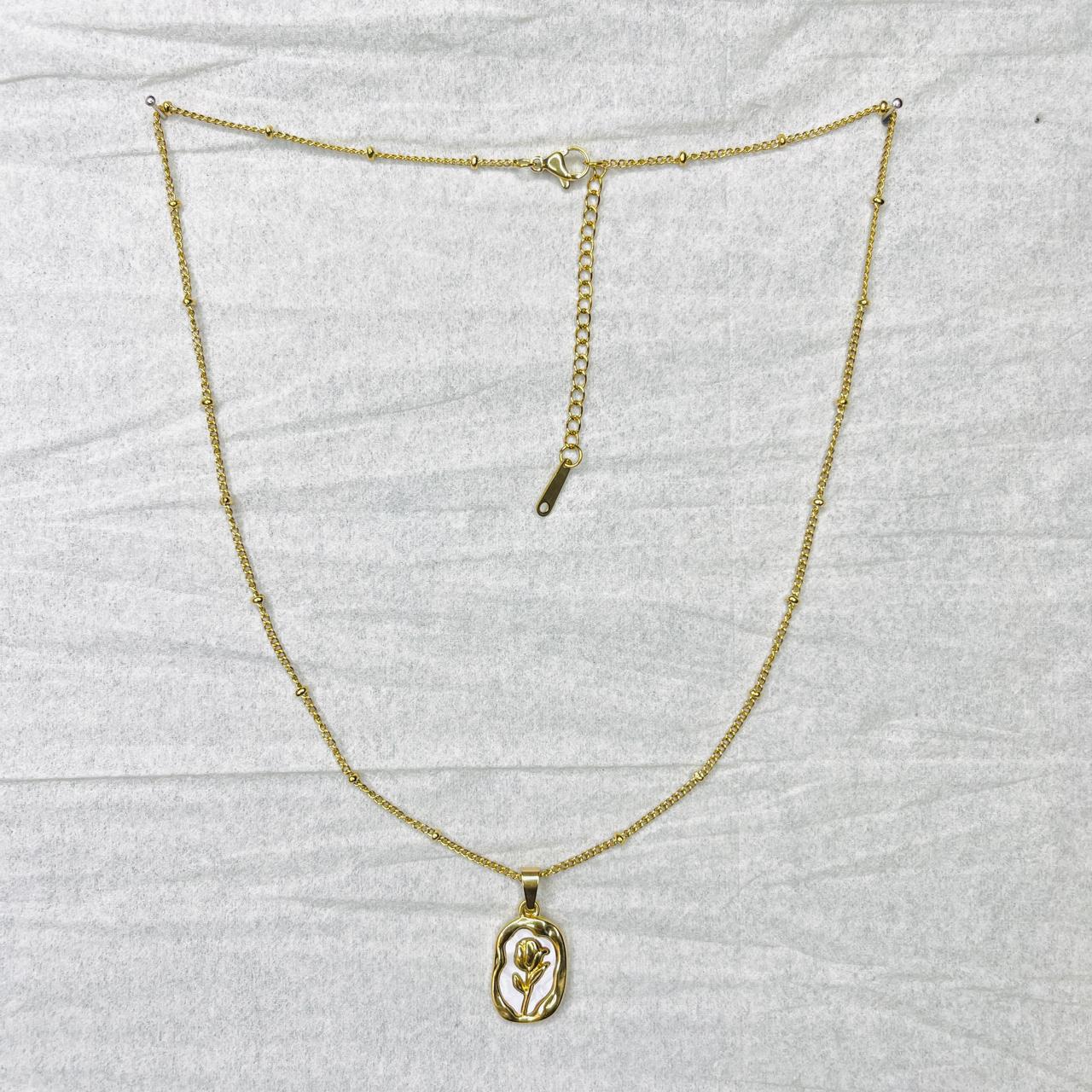 SAAT919 VINTAGE ROSE NECKLACE