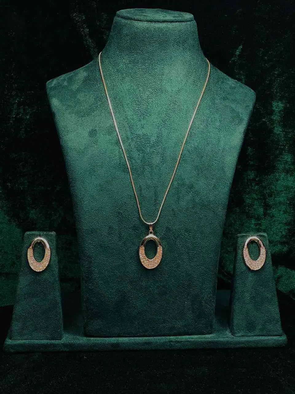 SAAT810ANT-TRANISH ROSE GOLD PENDANT WITH EARRINGS