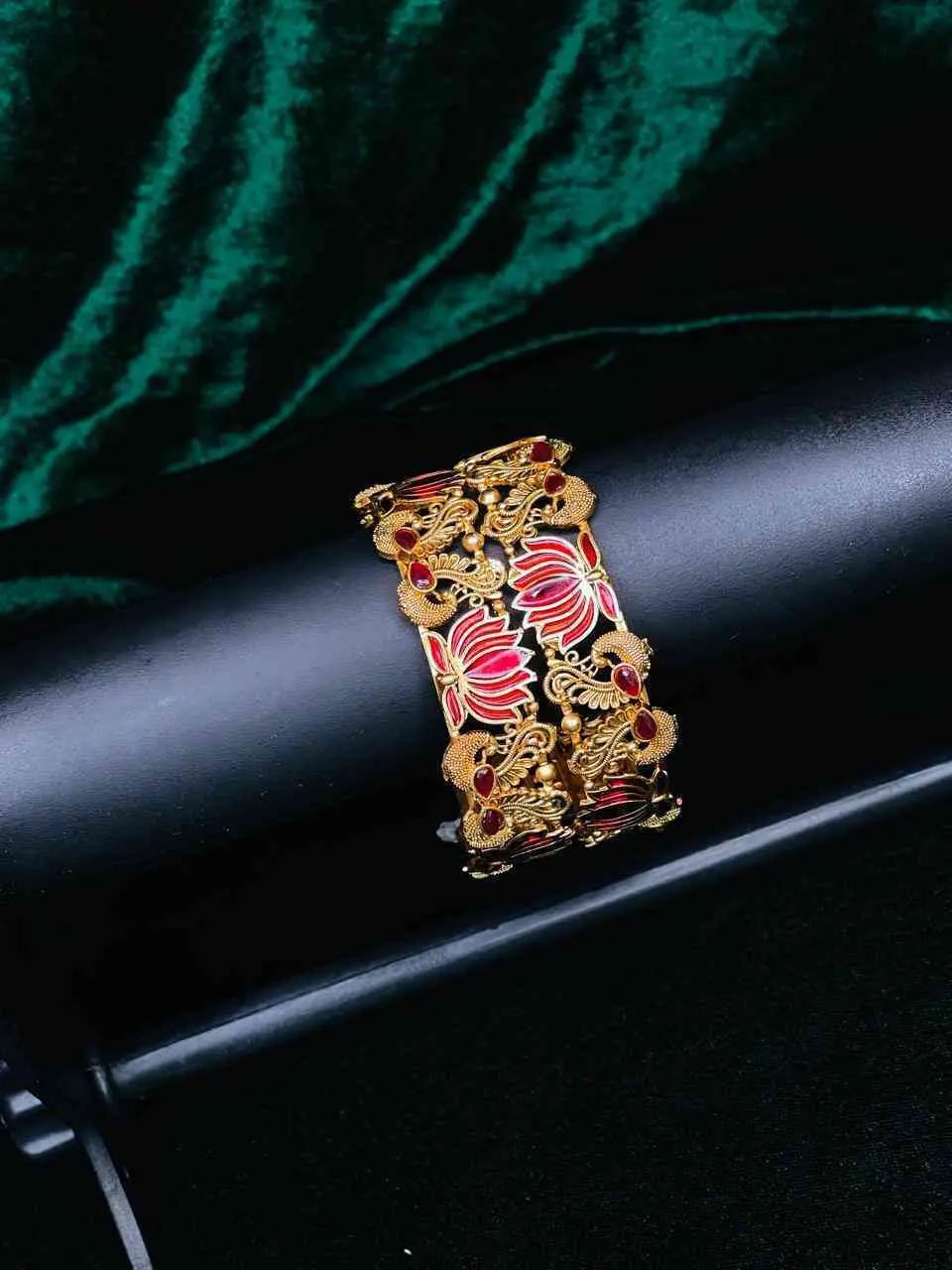 SABG619 ANTQUE RED LOTUS BANGLES