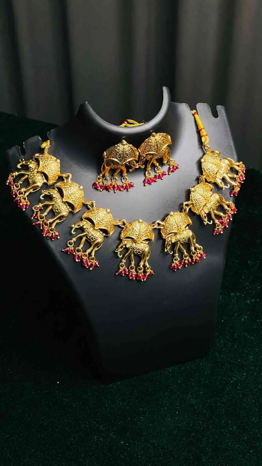  SACK928 GOLD ELEPHANT  RED PEARLS GUNGHROO NECKLACE WITH EARRINGS